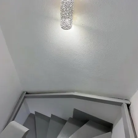 Quiet 3-bedroom Sea View House With Shared Pool