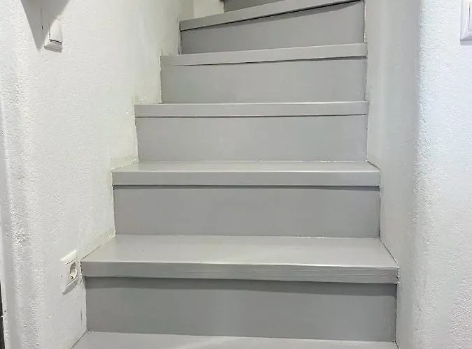 Дом отдыха Quiet 3-bedroom Sea View House With Shared Pool *