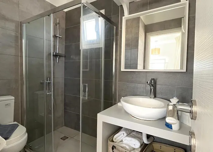 Quiet 3-bedroom Sea View House With Shared Pool Marmara