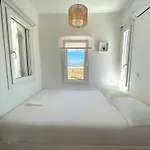 Casa de Férias Quiet 3-bedroom Sea View House With Shared Pool *
