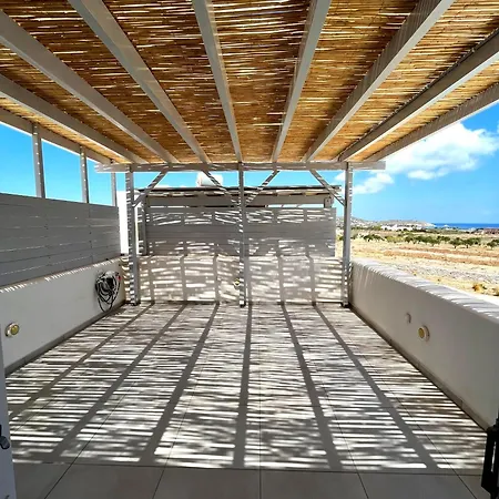 Quiet 3-bedroom Sea View House With Shared Pool Vakantiehuis Mármara