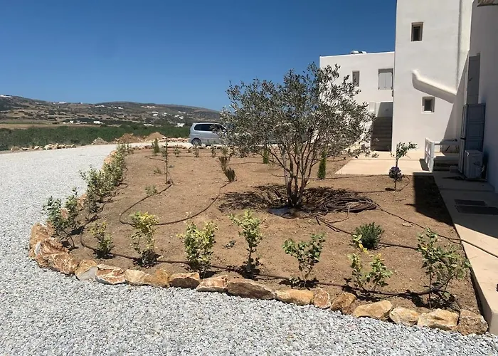 Quiet 3-bedroom Sea View House With Shared Pool *